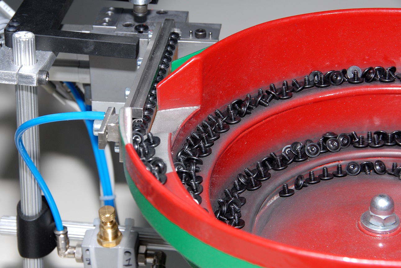 Avvitatura cruscotti 5