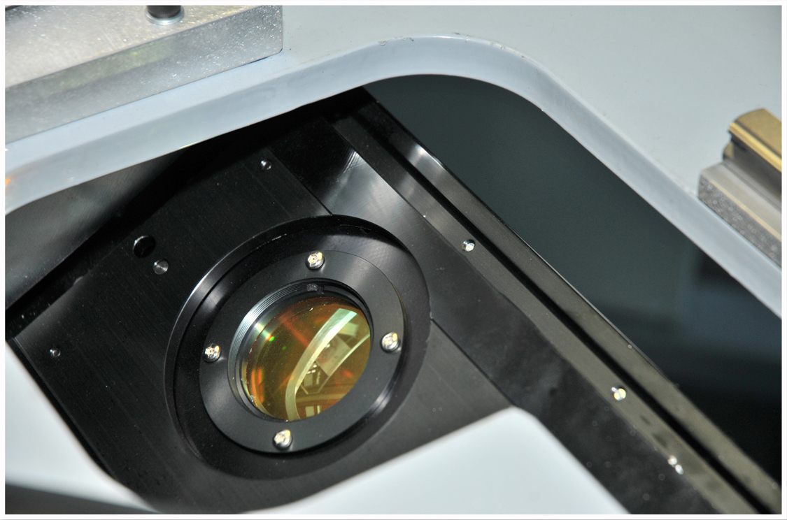 Macchina a tavola rotante a 8 stazioni per collaudo cover 4