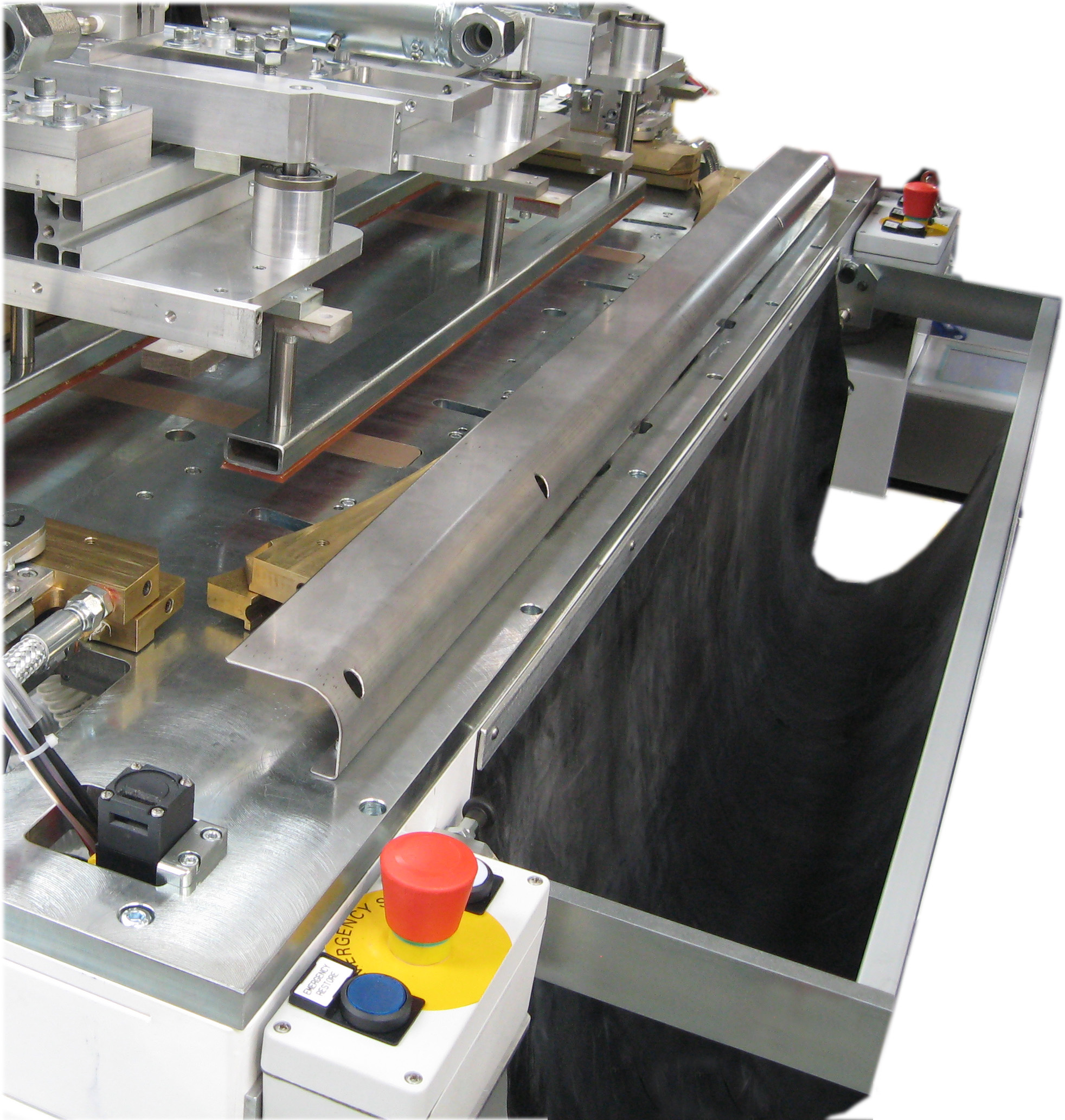 Trunk wrapping tool machine