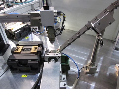 Arc chamber assembling machine