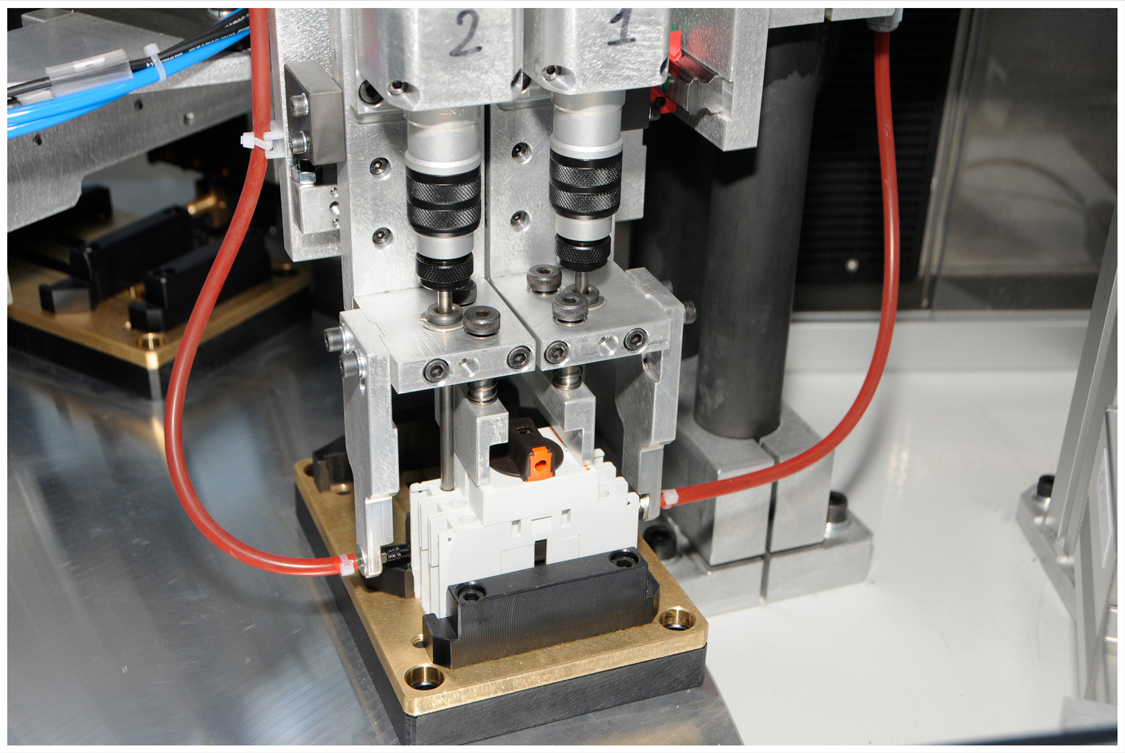 10-station rotary table machine for switch disconnection test